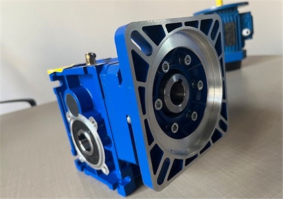 艾思捷技術教您蝸輪蝸桿減速機怎么選一款合適的伺服電機配套？ (3).jpg